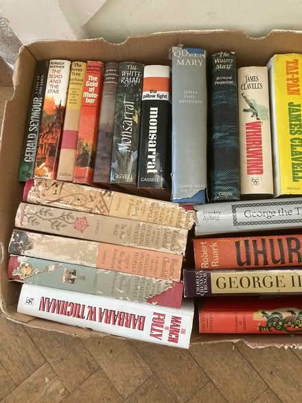 Photo of free Box of hardback books (TQ12) #1