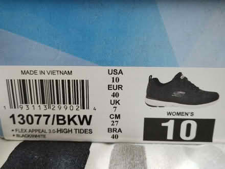 Photo of free Old Sketchers trainers, size 7 (Florence Park OX4) #2