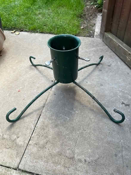 Photo of free Xmas tree stand (Hatfield AL10) #1