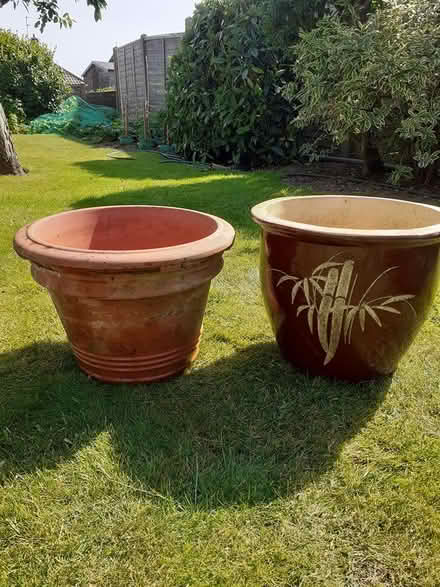 Photo of free 2 used Flower Pots (Goring-by-Sea BN12) #1