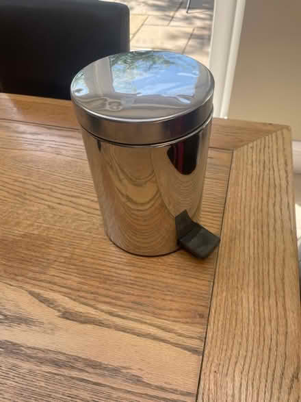 Photo of free Small chrome bathroom pedal bin (Southfields SW19) #1