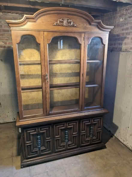 Photo of free China cabinet (Norwood Park) #1