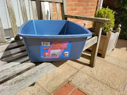 Photo of free Large cat litter tray (Marlow SL7) #1