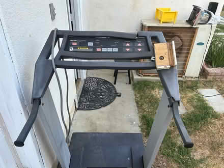 Photo of free Treadmill (Mar vista) #1