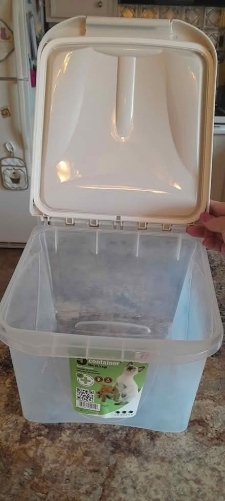 Photo of free 5 gallon pet food storage (Amber meadows 21702) #2