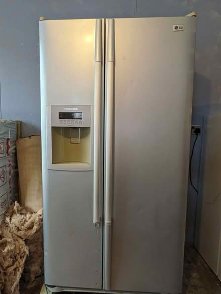 Photo of free LG American Fridge Freezer (Failsworth M35) #1