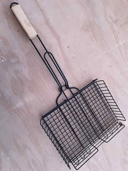 Photo of free BBQ/ Fire/ camping grill (Earley RG6) #1