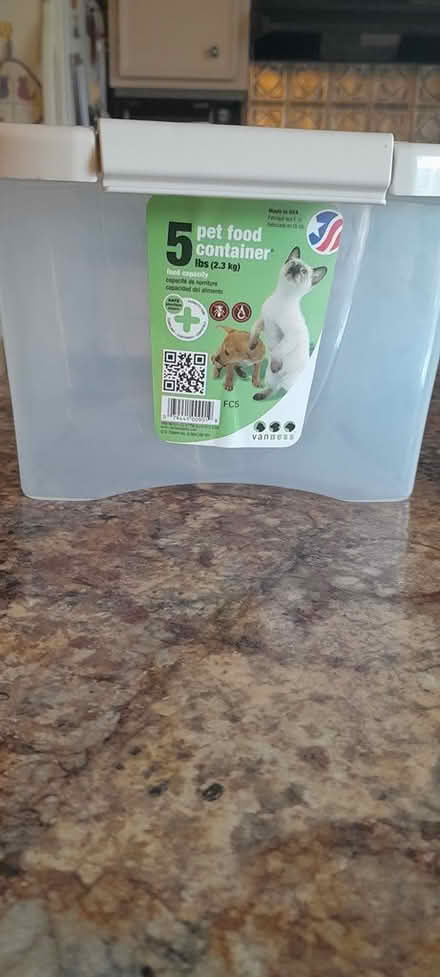 Photo of free 5 gallon pet food storage (Amber meadows 21702) #1