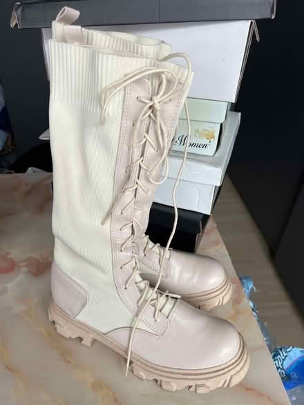 Photo of free White/ cream boots uk 8 (Droylsden M43) #1