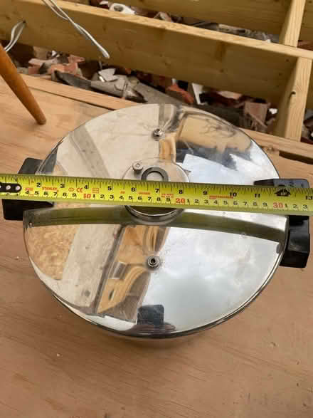 Photo of free Large pressure cook pot (Earley RG6) #2