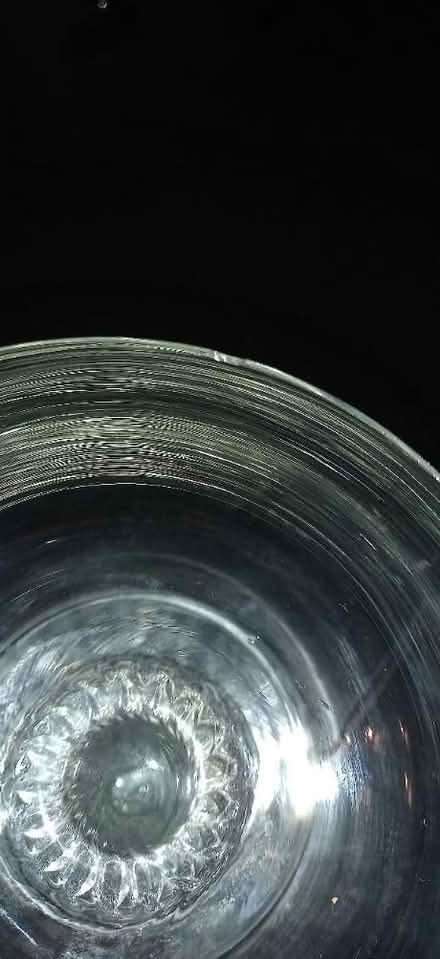 Photo of free 4 champagne glasses (SN25 Abbey meads) #3