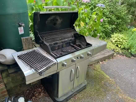 Photo of free Rusted out grill (Tenleytown) #1