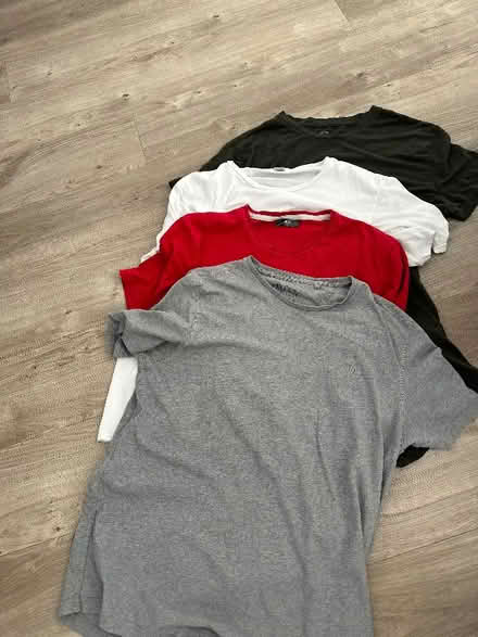 Photo of free Mens teeshirt seize L (Wavendon MK17) #3