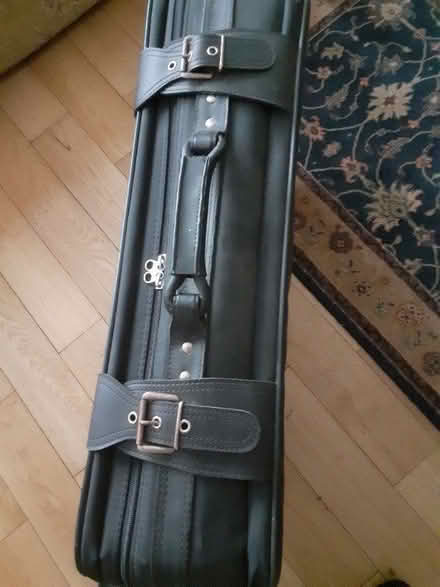 Photo of free suitcase in good condition (BT16)