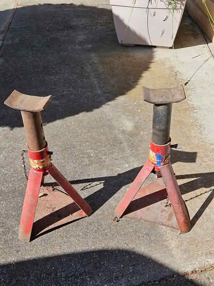 Photo of free Auto Jackstands (Union City near Logan High) #1