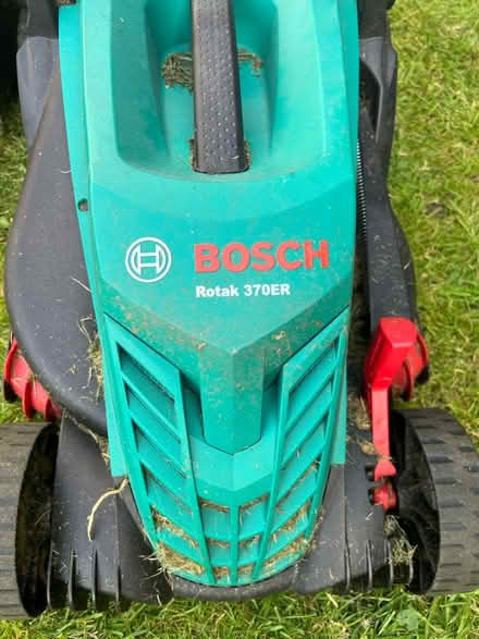 Photo of free BOSCH Lawnmower and Strimmer Set (WN8) #2