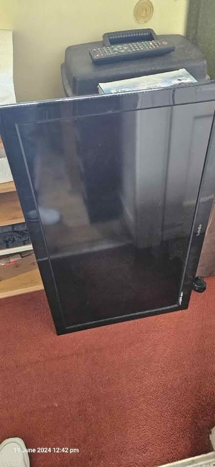 Photo of free 32 in TV (Stevenage SG2) #1