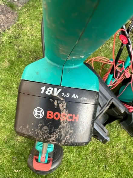 Photo of free BOSCH Lawnmower and Strimmer Set (WN8) #4