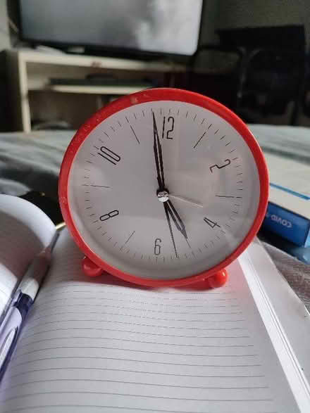 Photo of free Red Alarm Clock (Burbage LE10) #1