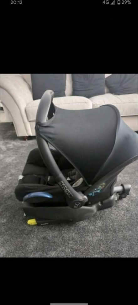 Photo of free Maxi Cosi car seat with isofix (BS14) #3