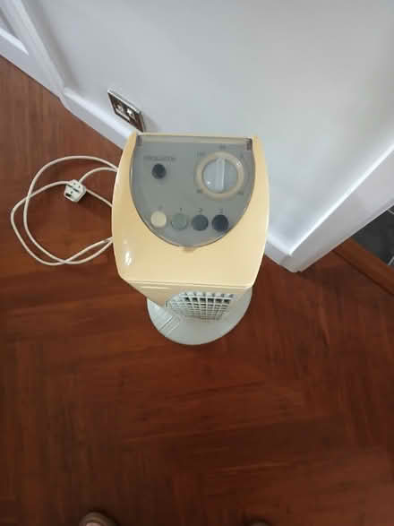 Photo of free Oscillating fan (Marsh Farm LU3) #2