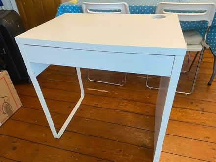 Photo of free White desk (Alderley Edge) #1