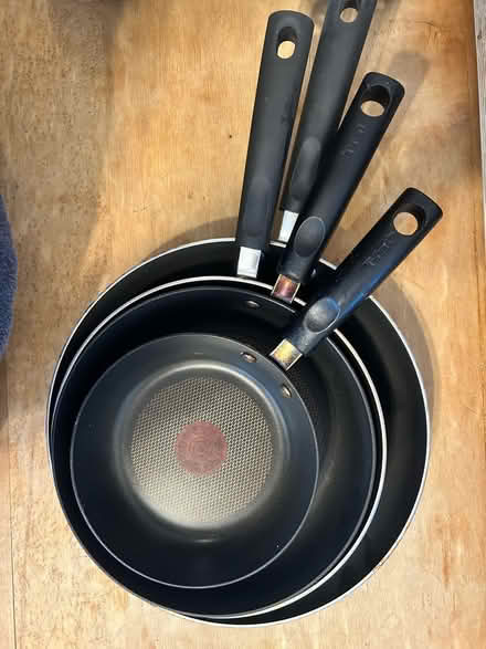 Photo of free 4 non stick pans (Burbank, near NoHo border) #1