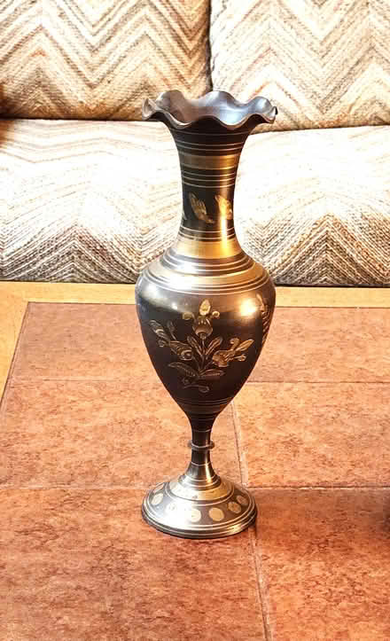 Photo of free metal vase (Burlington) #1