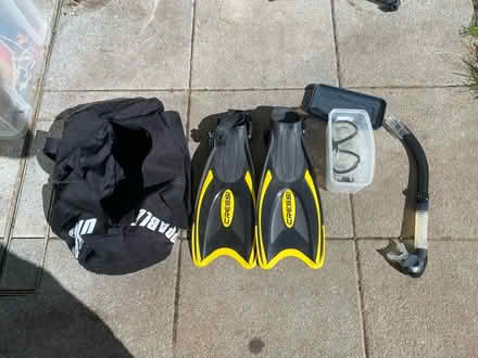 Photo of free Xs / xxs flippers and goggles (Sydenham SE26) #1