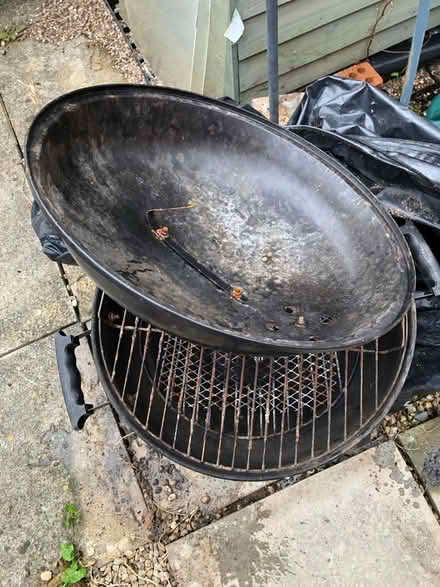 Photo of free Small bbq (RG14 Newbury) #3