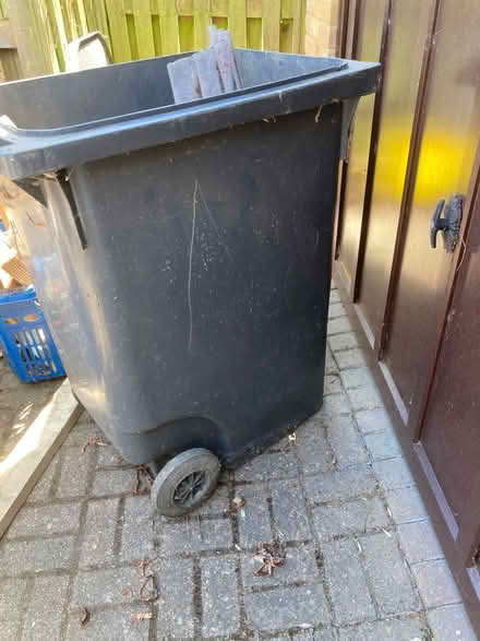 Photo of free Large wheelie bin (Beckenham BR3) #1