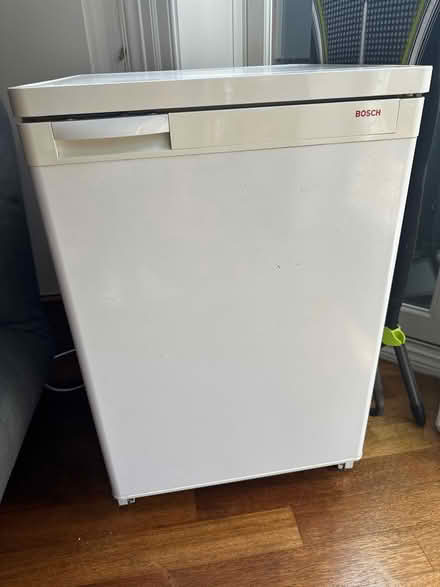 Photo of free Bosch undercounter fridge w icebox (SW5 0LA) #2