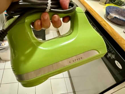 Photo of free Kitchenaid mixer // green // unused (upper west side) #3