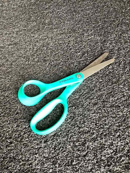 Photo of free L/h scissors, magnet, hole punch (S18, Dronfield Woodhouse.) #1