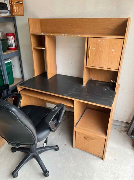 Photo of free Desk and chair (Ankeny)