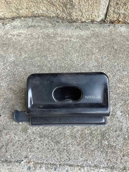 Photo of free L/h scissors, magnet, hole punch (S18, Dronfield Woodhouse.) #3