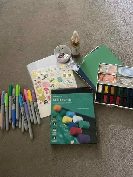 Photo of free Craft/art supplies (Richmond TW9) #1