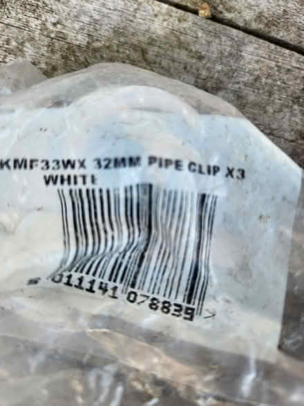 Photo of free universal waste system brackets and pipe clips (GU14) #1