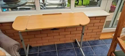 Photo of free Table (Cumnor OX2) #1