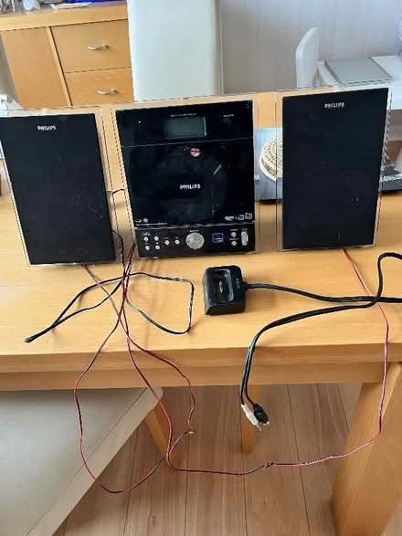Photo of free Phillips Radio/CD Payer (Marylebone WN1) #1