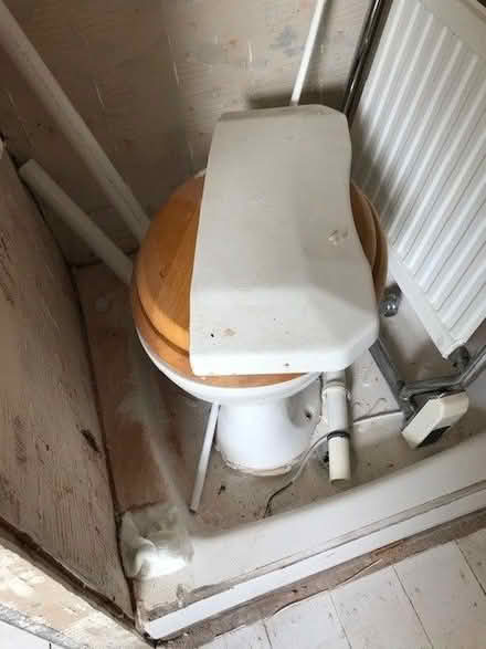 Photo of free Victorian WC pan and cistern (Witherslack LA11) #3