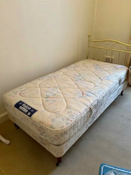 Photo of free Single bed base and mattress (Bruntsfield, Edinburgh) #2