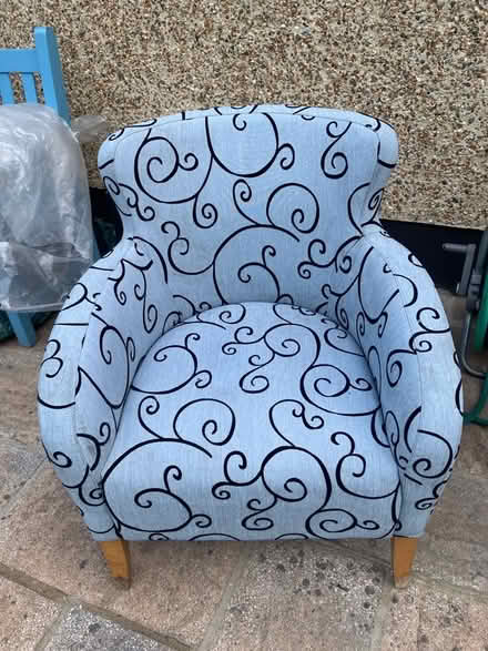 Photo of free armchair (London Finchley N12) #1