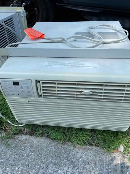 Photo of free Three window ac units (Arlington heights) #2