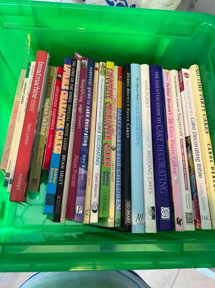 Photo of free Cake decorating books (HP15 Holmer Green) #1
