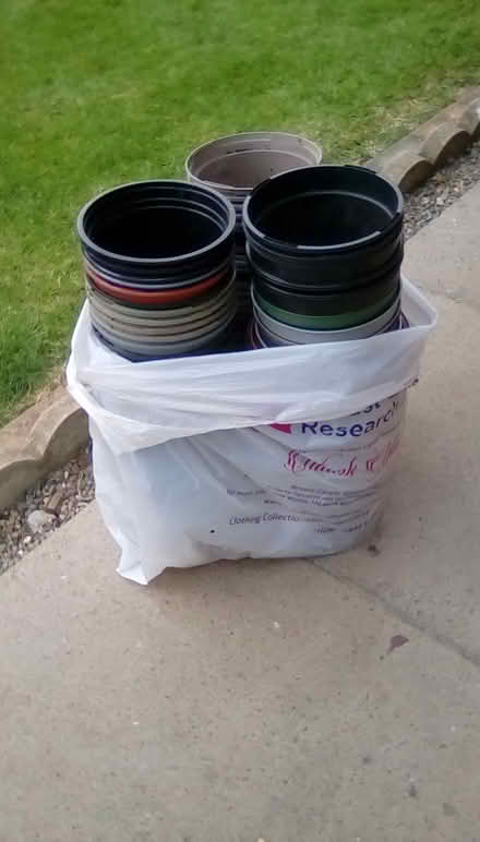 Photo of free 2 Litre and 3 Litre plant pots (Priorslee TF2) #1