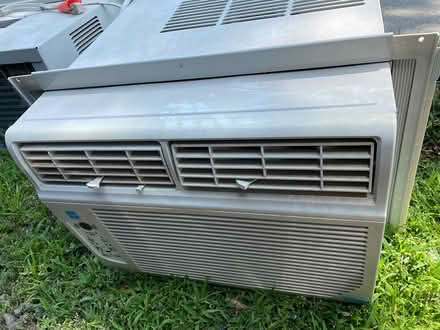 Photo of free Three window ac units (Arlington heights) #1