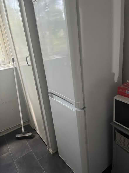 Photo of free White fridge freezer (Southborough BR2) #1