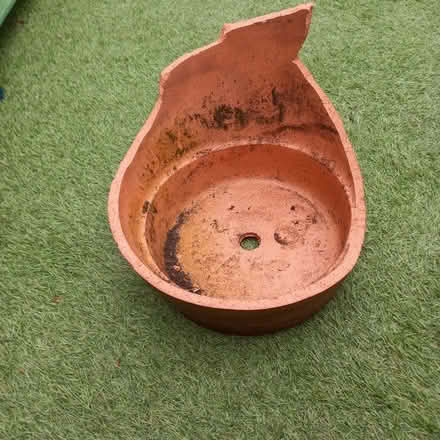 Photo of free Broken terracotta pot (BT17) #1