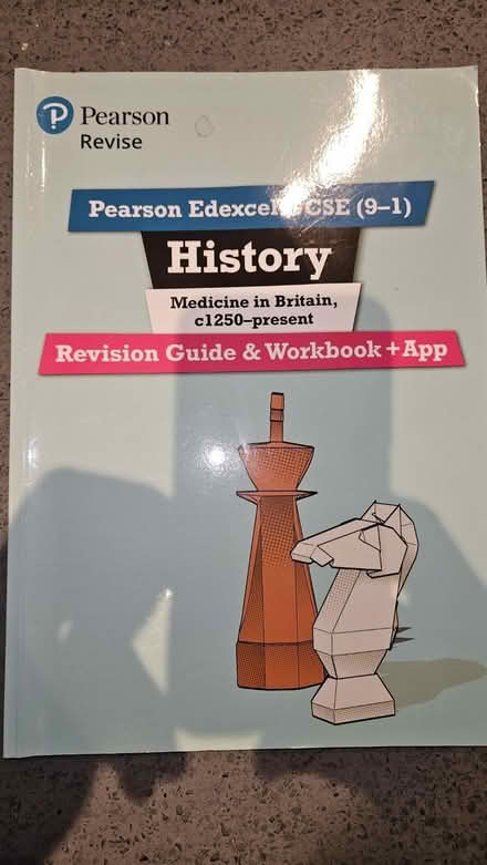 Photo of free GSCE History text book & revision guide (Buggs Bottom RG4) #1